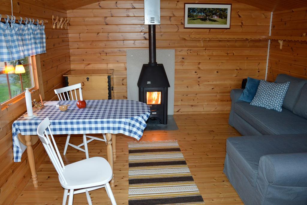 Stuga Vid Hedenaesets Stencafe Hedenäset Exterior foto
