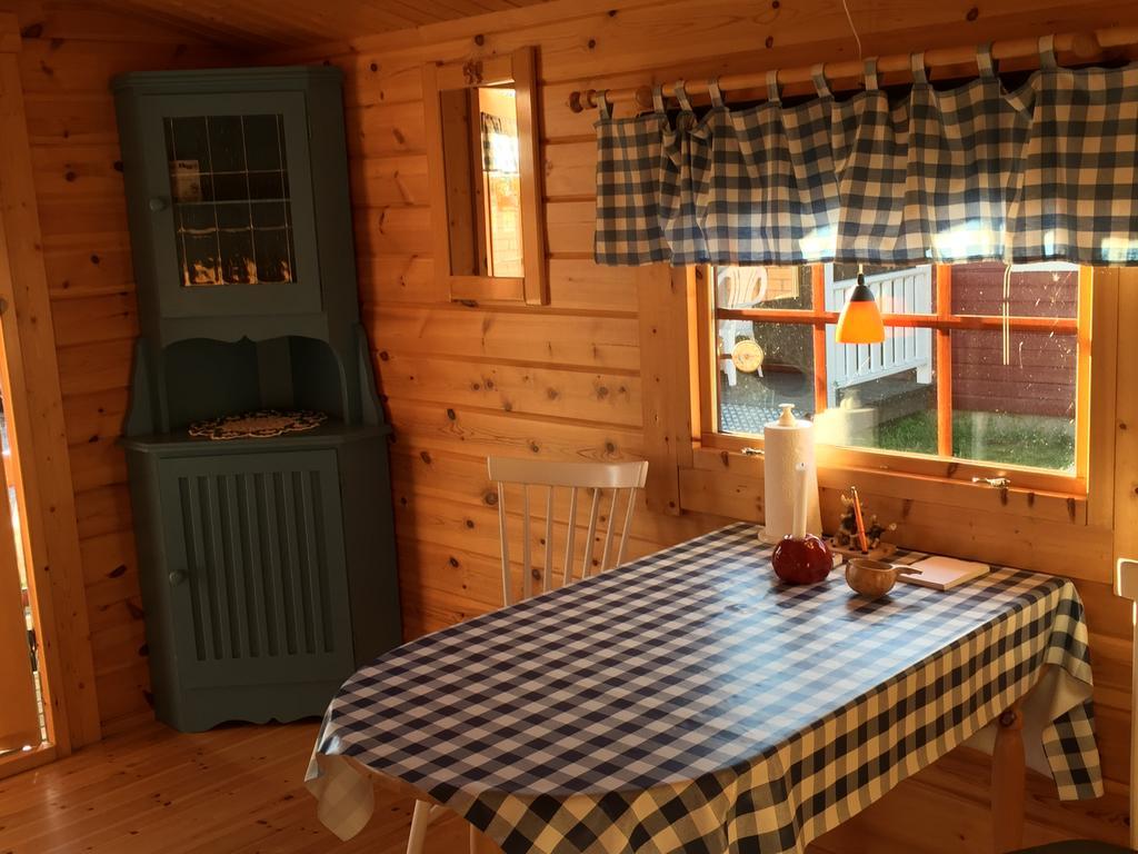 Stuga Vid Hedenaesets Stencafe Hedenäset Exterior foto